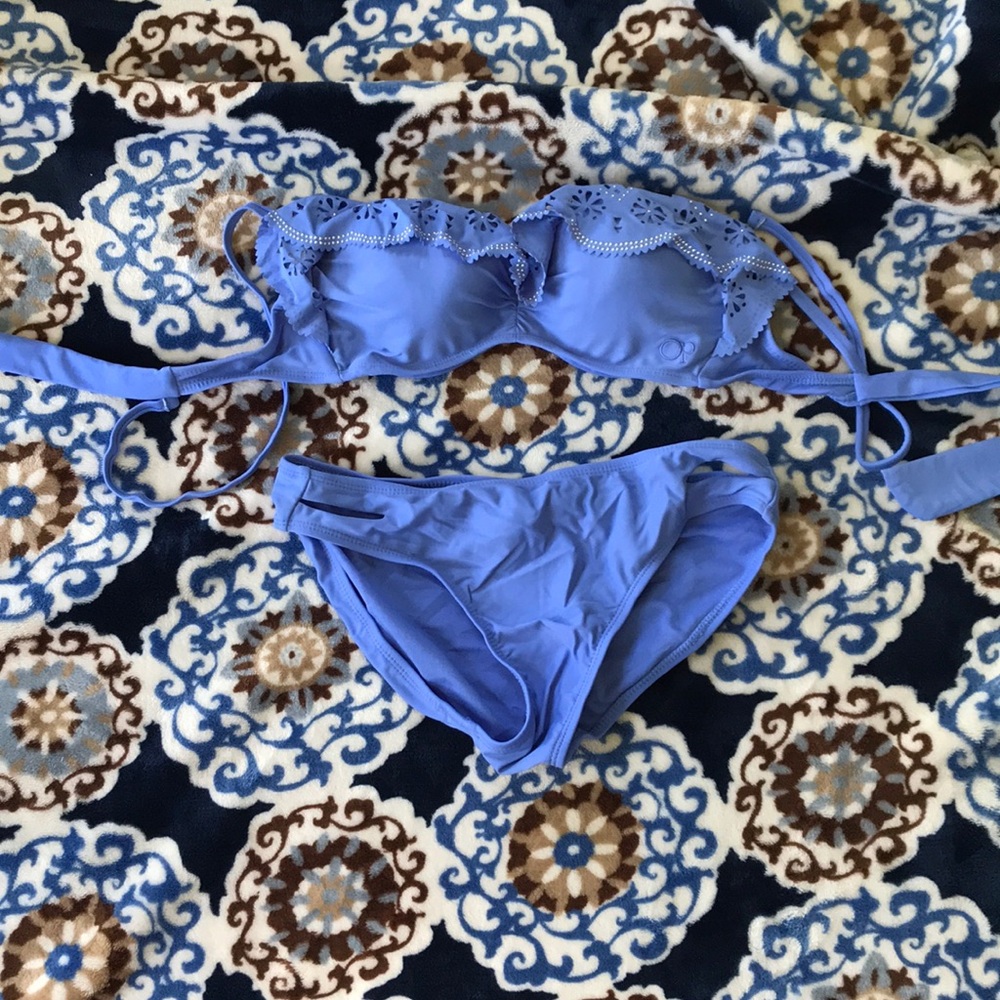 Swim suit. Barley worn
